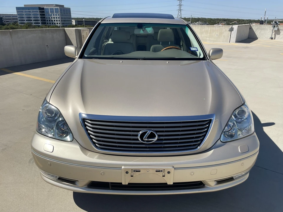 2004 Lexus LS 3rd Gen - Image 11 of 31
