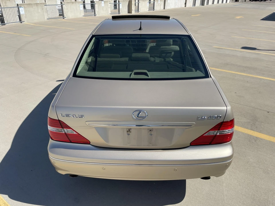 2004 Lexus LS 3rd Gen - Image 22 of 31