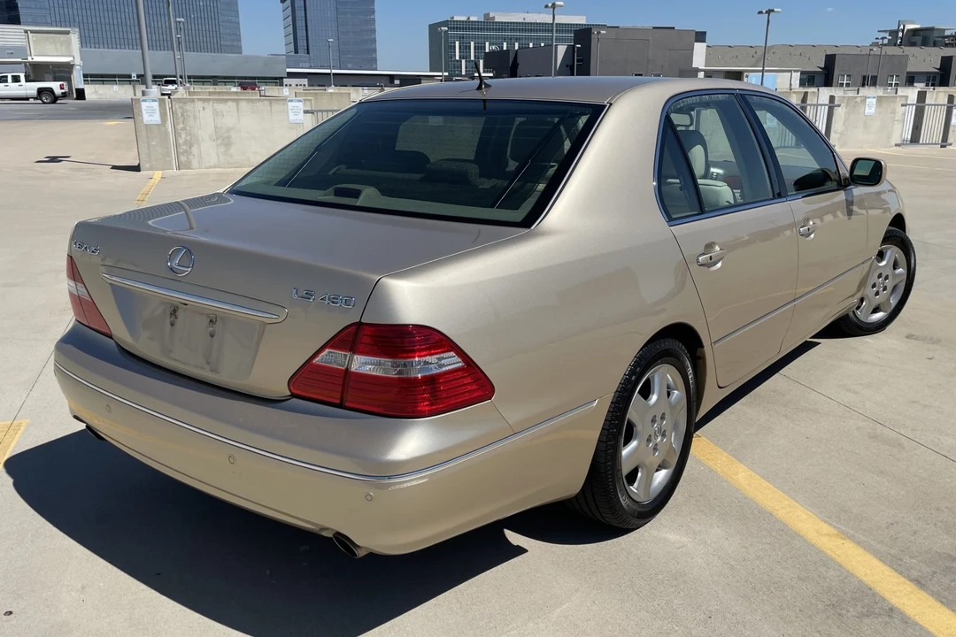 2004 Lexus LS 3rd Gen - Image 19 of 31