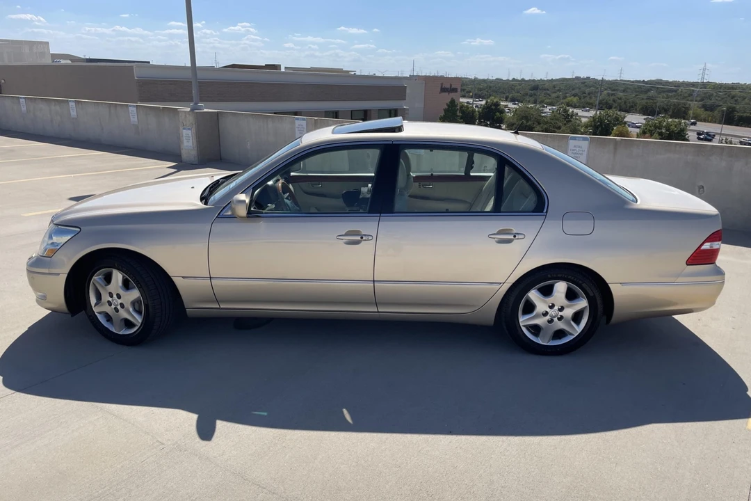 2004 Lexus LS 3rd Gen - Image 27 of 31