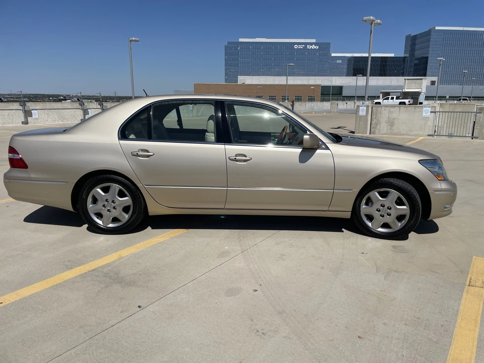 2004 Lexus LS 3rd Gen - Image 15 of 31