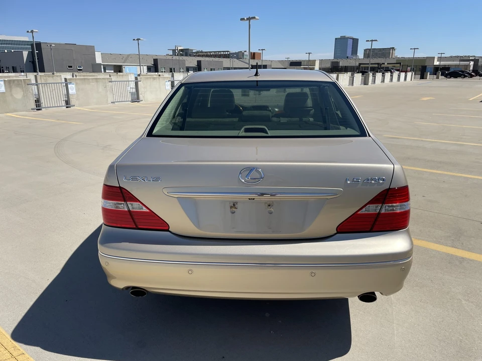 2004 Lexus LS 3rd Gen - Image 21 of 31