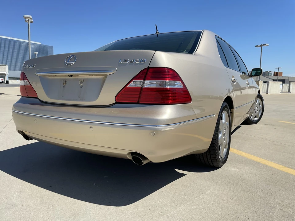 2004 Lexus LS 3rd Gen - Image 20 of 31
