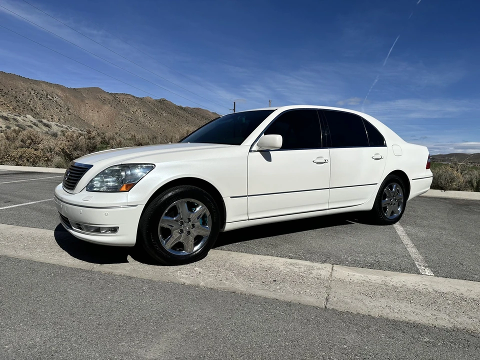 2004 Lexus LS 3rd Gen - Image 5 of 31