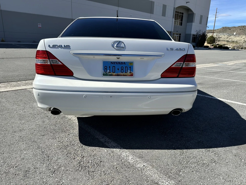 2004 Lexus LS 3rd Gen - Image 10 of 31