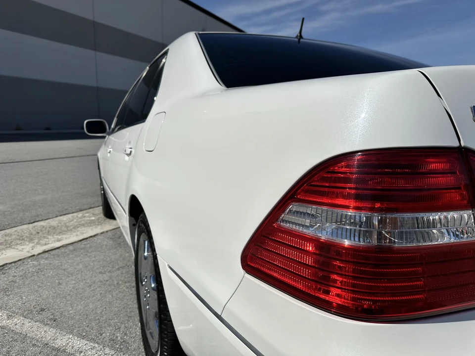 2004 Lexus LS 3rd Gen - Image 25 of 31