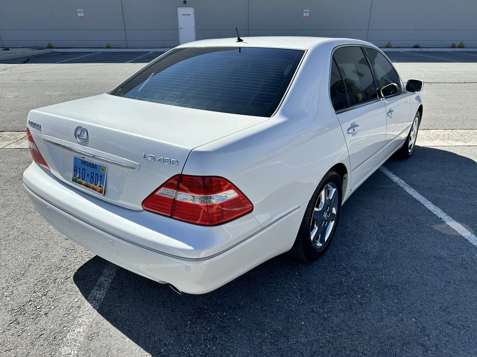 2004 Lexus LS 3rd Gen - Image 12 of 31