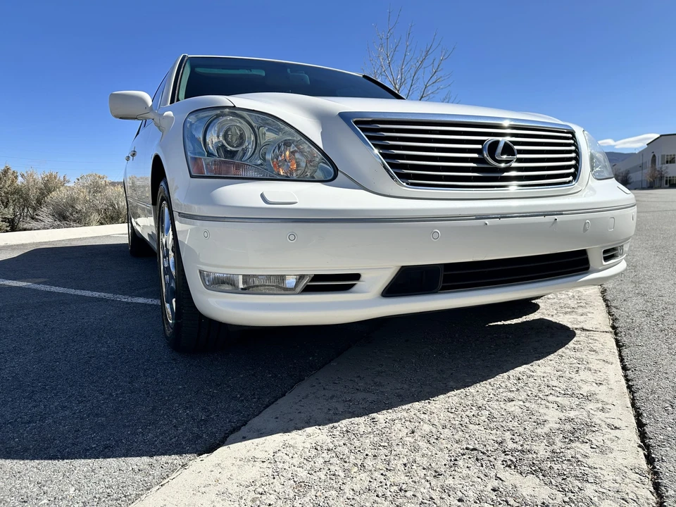 2004 Lexus LS 3rd Gen - Image 15 of 31