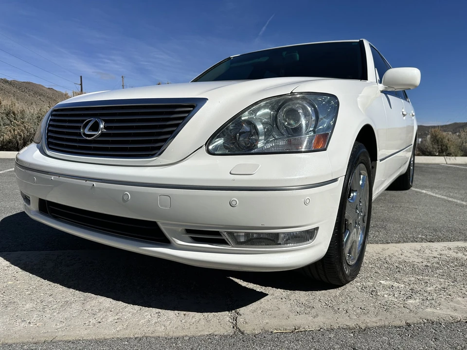2004 Lexus LS 3rd Gen - Image 16 of 31
