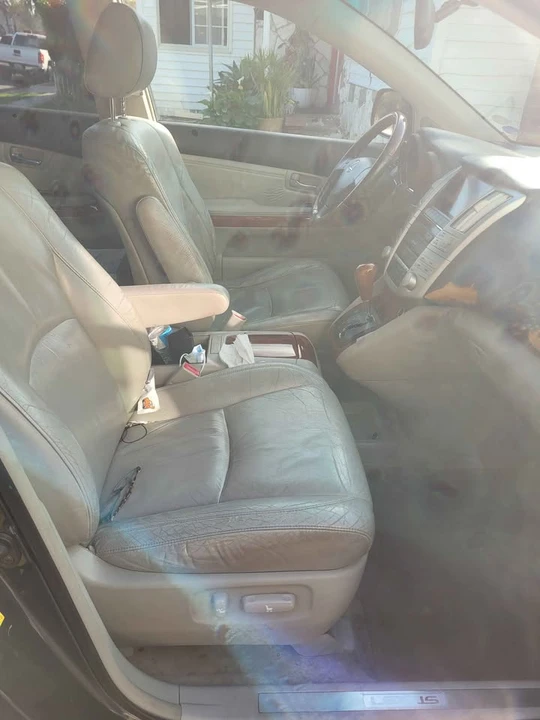 2004 Lexus LX 2nd Gen - Image 11 of 15