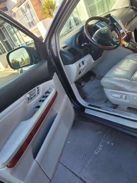 2004 Lexus LX 2nd Gen - Image 14 of 15