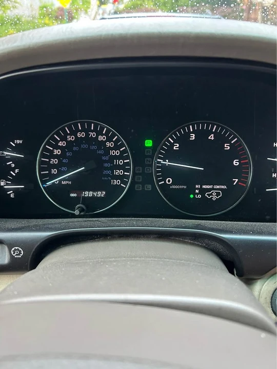 2004 Lexus LX 2nd Gen - Image 7 of 10