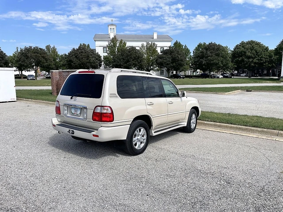 2004 Lexus LX 2nd Gen - Image 12 of 13