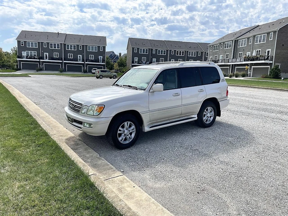 2004 Lexus LX 2nd Gen - Image 7 of 13