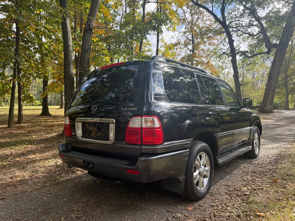 2004 Lexus LX 2nd Gen - Image 13 of 31
