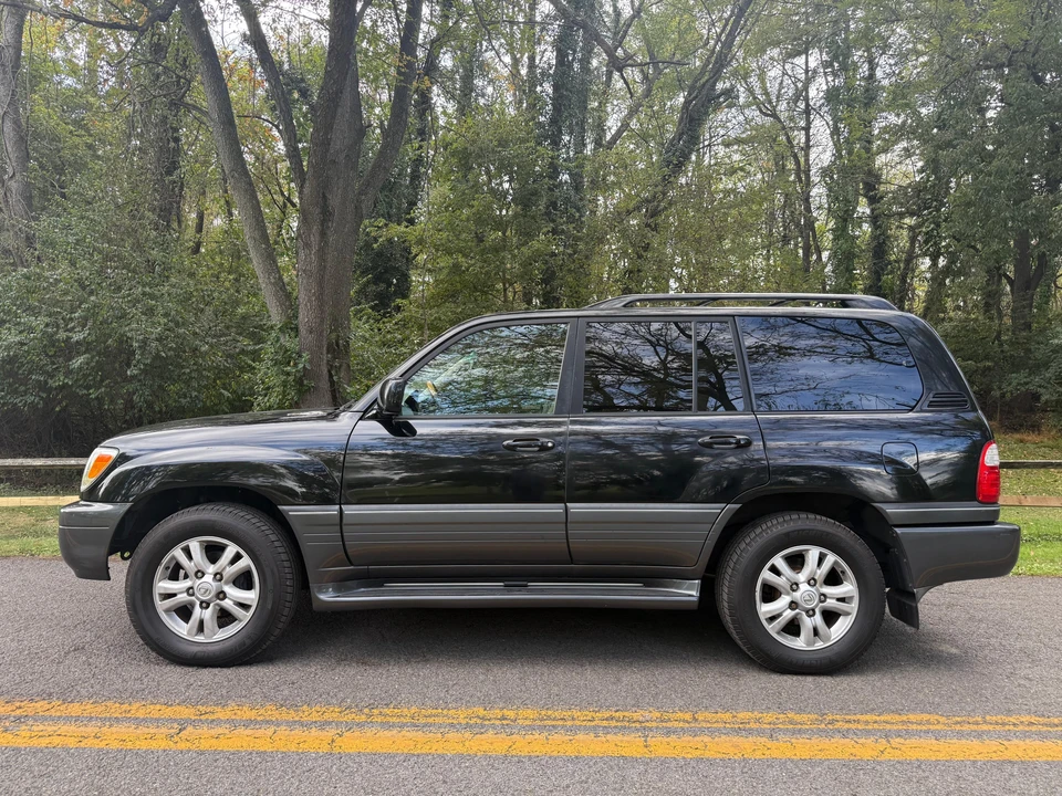 2004 Lexus LX 2nd Gen - Image 20 of 31