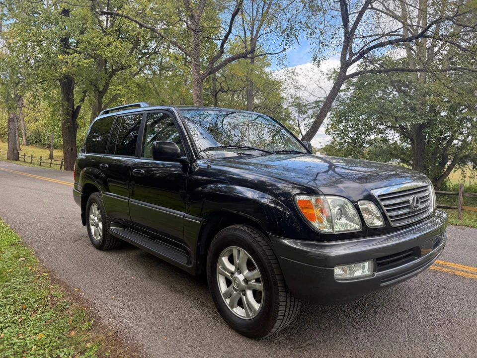 2004 Lexus LX 2nd Gen - Image 24 of 31