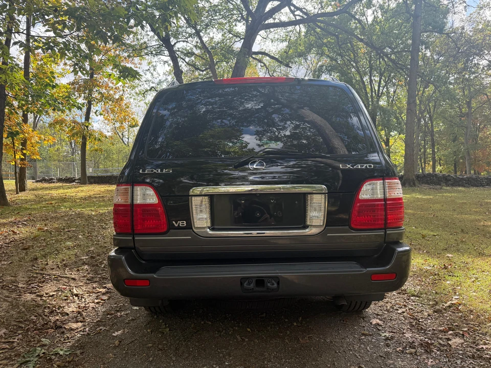 2004 Lexus LX 2nd Gen - Image 12 of 31