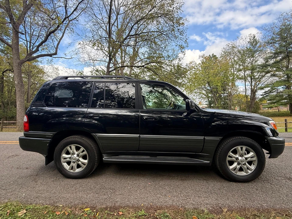 2004 Lexus LX 2nd Gen - Image 14 of 31
