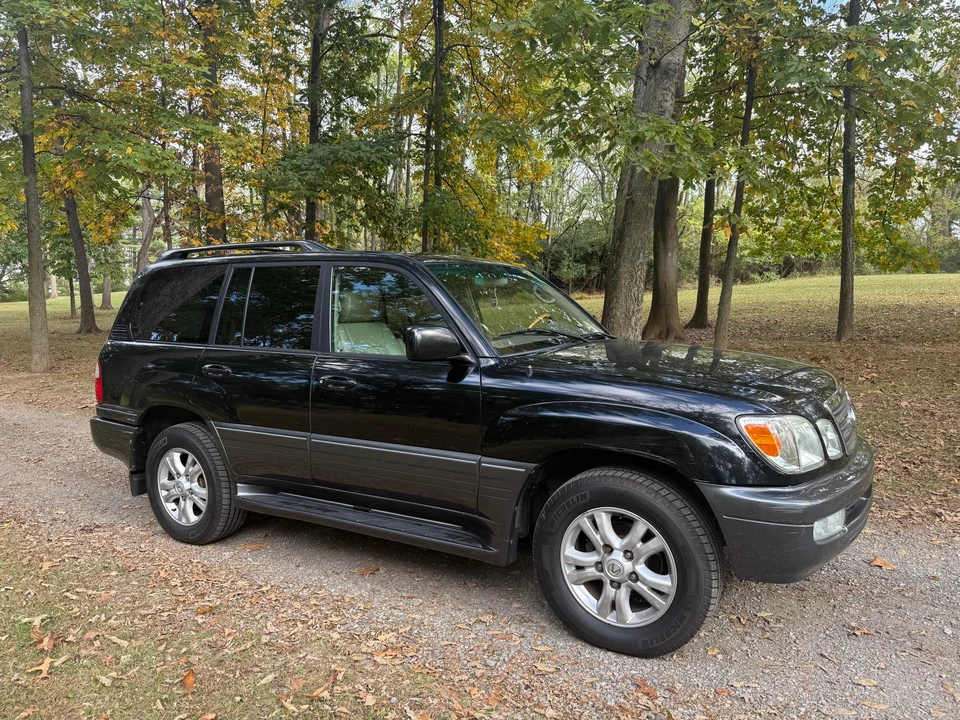 2004 Lexus LX 2nd Gen - Image 15 of 31