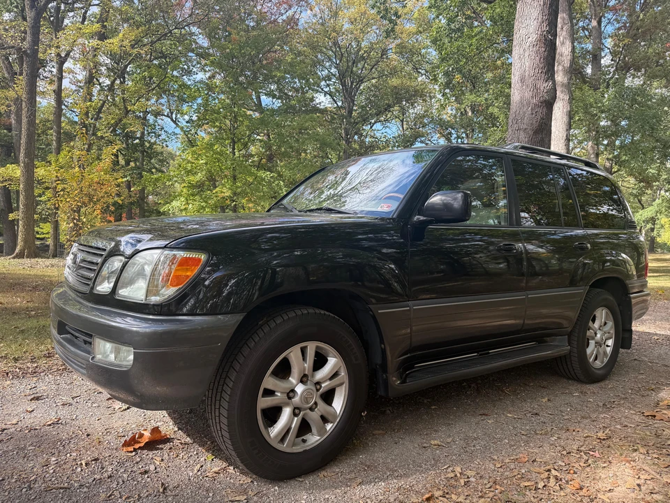 2004 Lexus LX 2nd Gen - Image 8 of 31