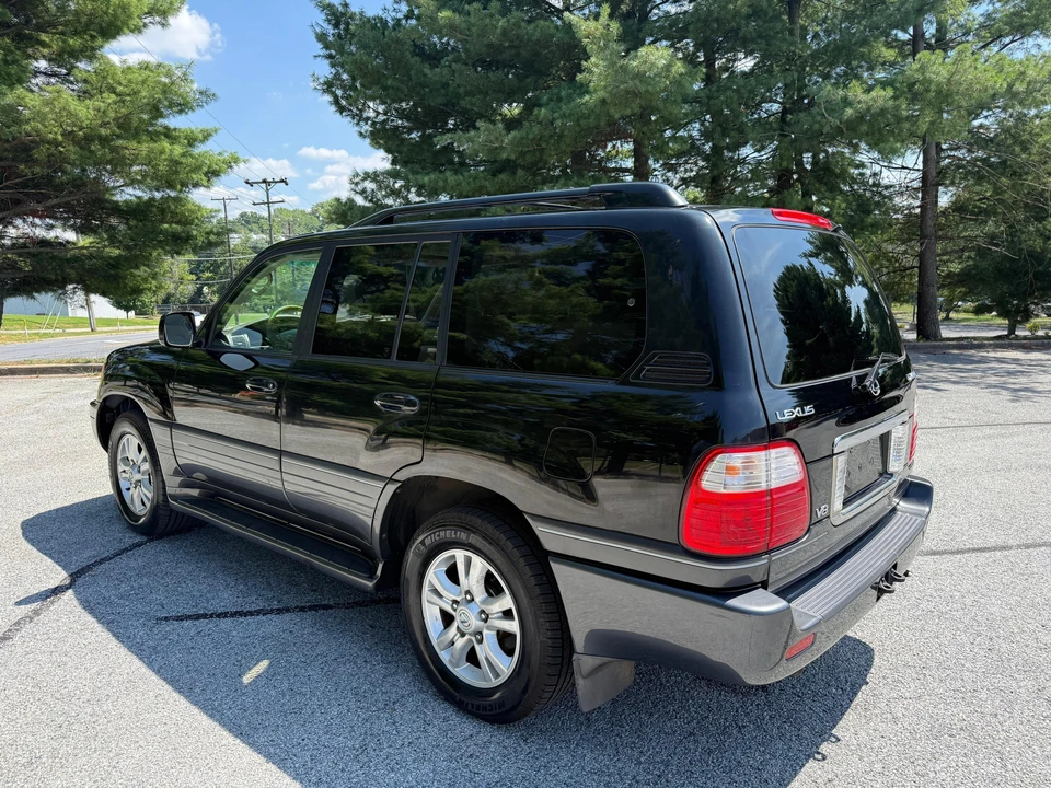 2004 Lexus LX 2nd Gen - Image 31 of 31