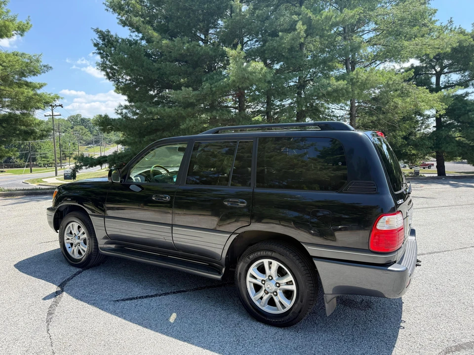 2004 Lexus LX 2nd Gen - Image 30 of 31