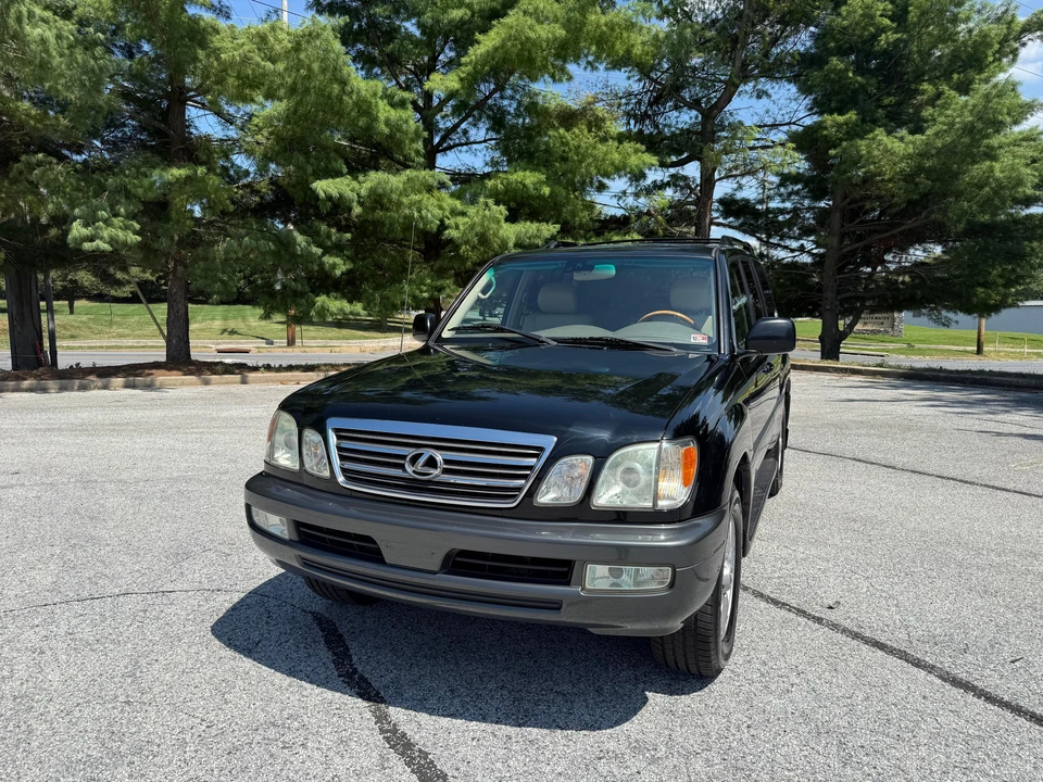 2004 Lexus LX 2nd Gen - Image 25 of 31