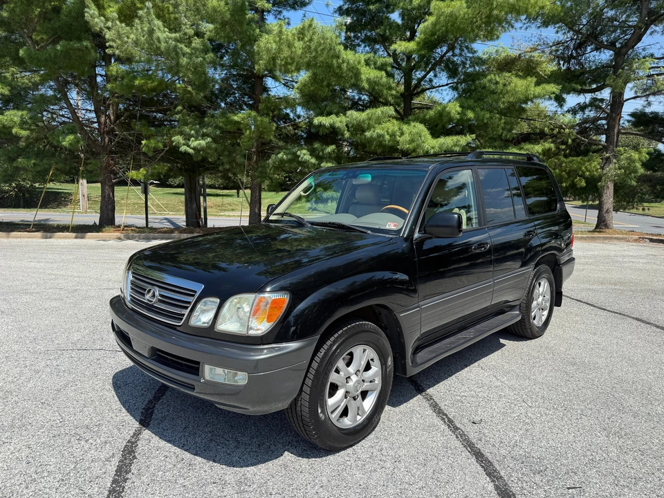 2004 Lexus LX 2nd Gen - Image 26 of 31
