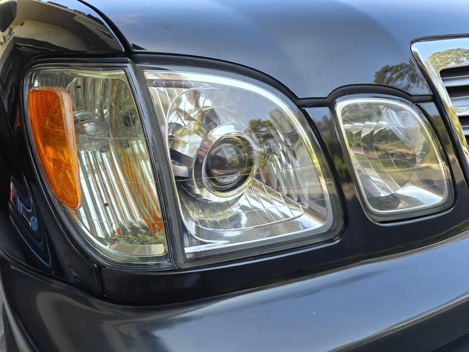 2004 Lexus LX 2nd Gen - Image 13 of 31