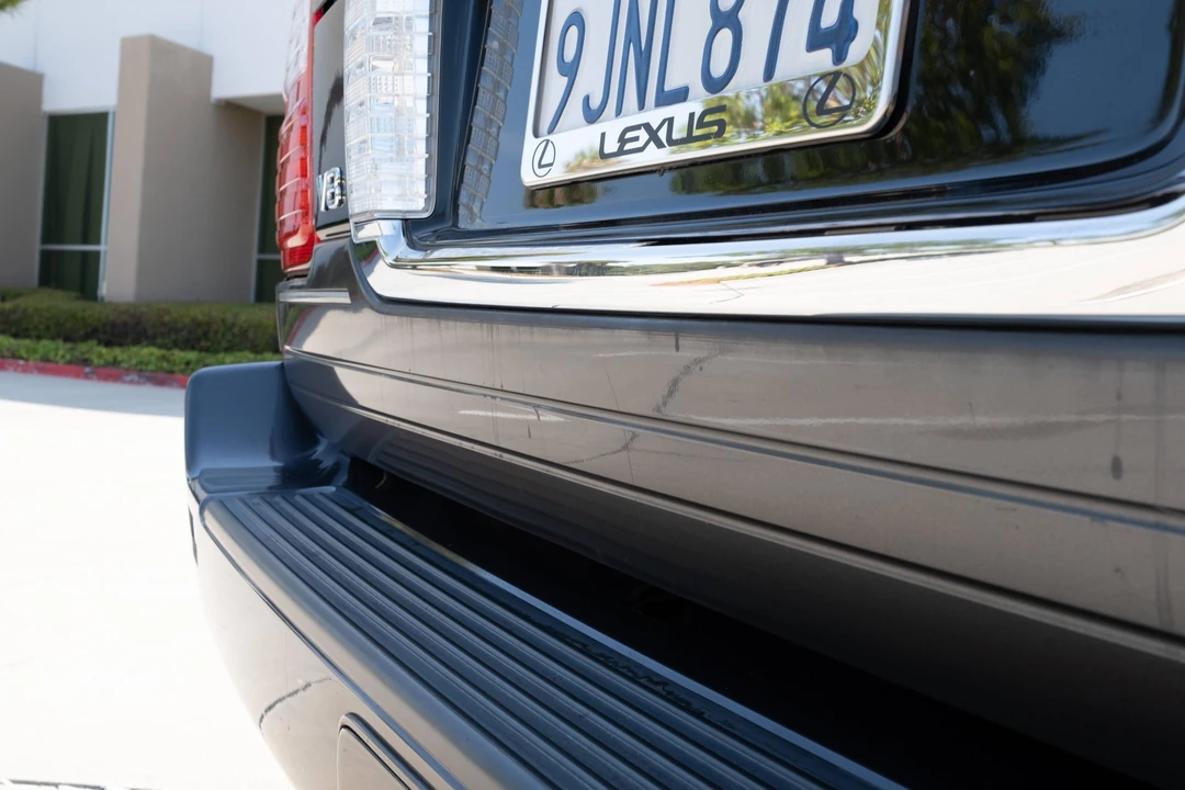 2004 Lexus LX 2nd Gen - Image 25 of 31