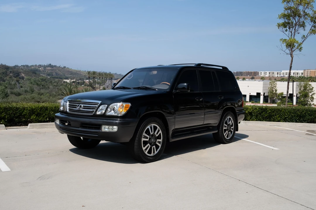 2004 Lexus LX 2nd Gen - Image 6 of 31