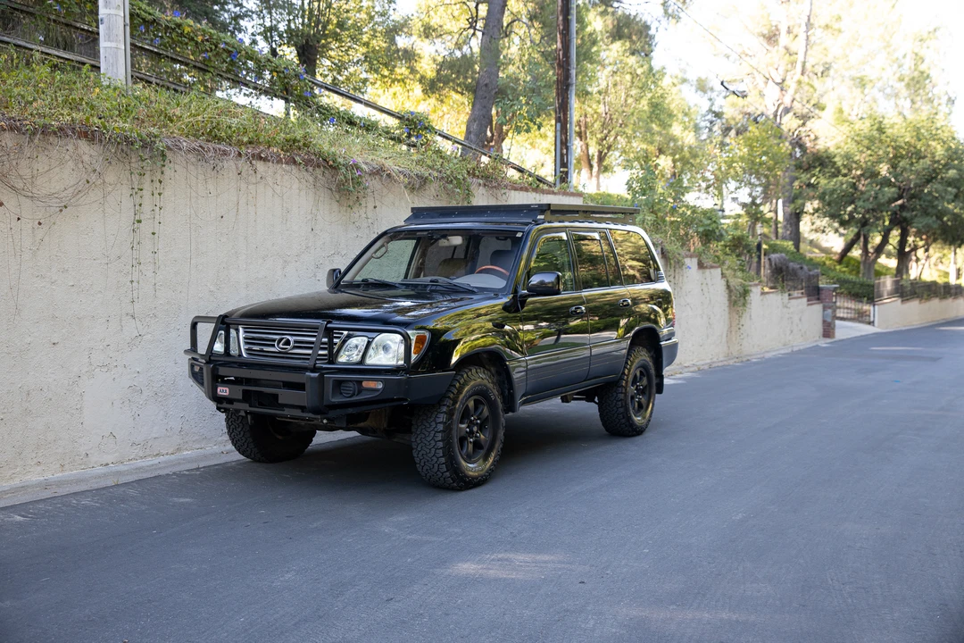 2004 Lexus LX 2nd Gen - Image 7 of 31