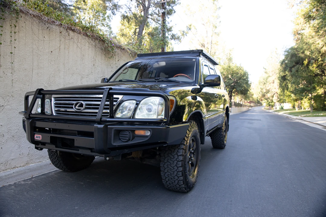 2004 Lexus LX 2nd Gen - Image 8 of 31