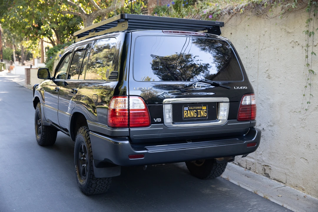2004 Lexus LX 2nd Gen - Image 11 of 31