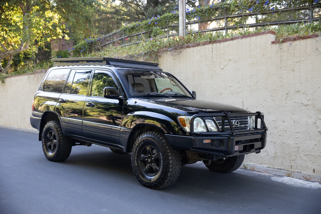 2004 Lexus LX 2nd Gen - Image 2 of 31