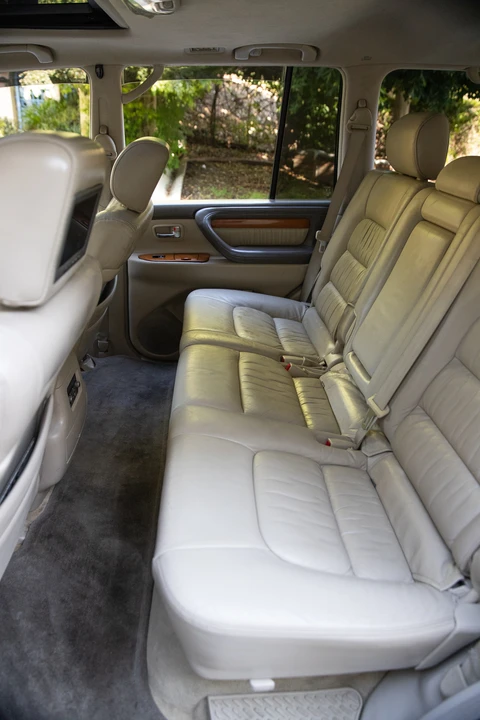 2004 Lexus LX 2nd Gen - Image 31 of 31