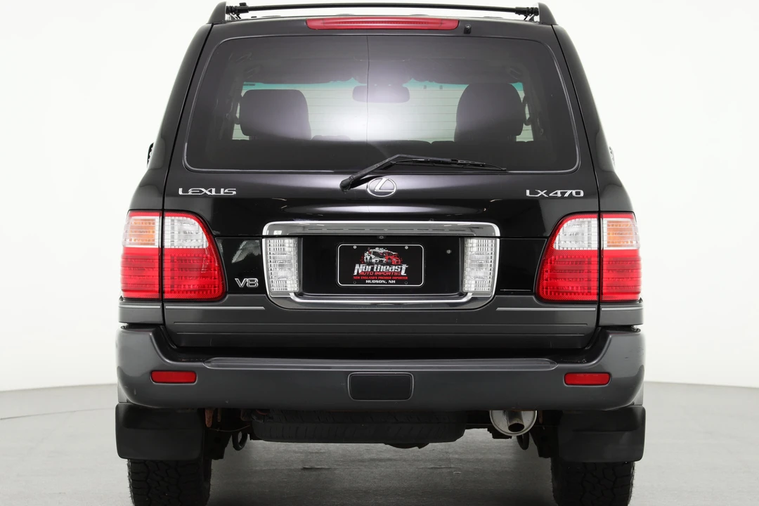 2004 Lexus LX 2nd Gen - Image 9 of 31