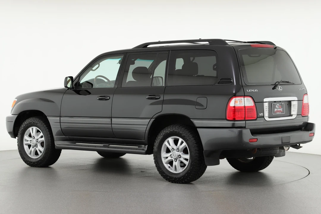 2004 Lexus LX 2nd Gen - Image 4 of 31
