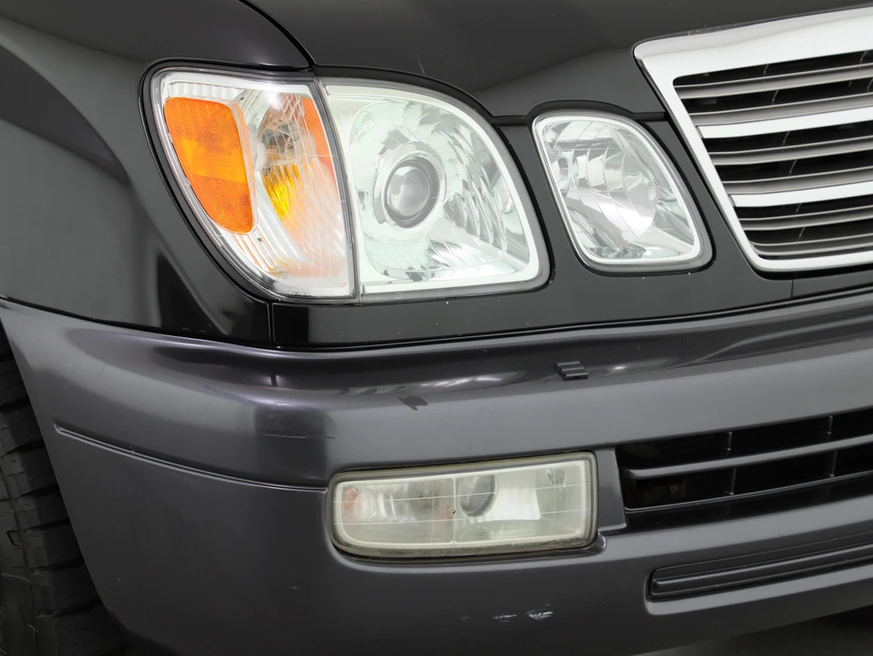 2004 Lexus LX 2nd Gen - Image 12 of 31