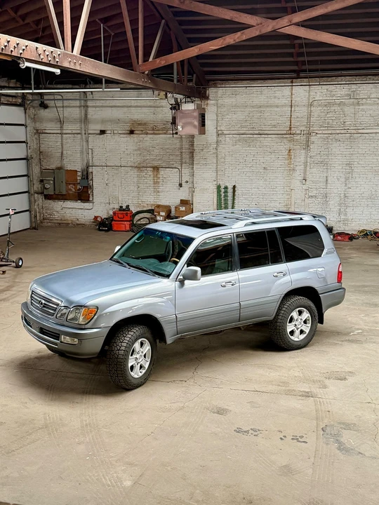 2004 Lexus LX 2nd Gen - Image 12 of 21