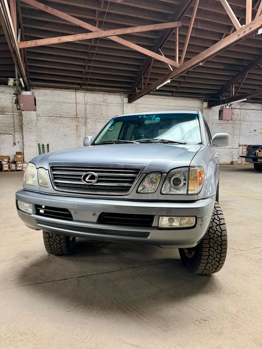2004 Lexus LX 2nd Gen - Image 5 of 21