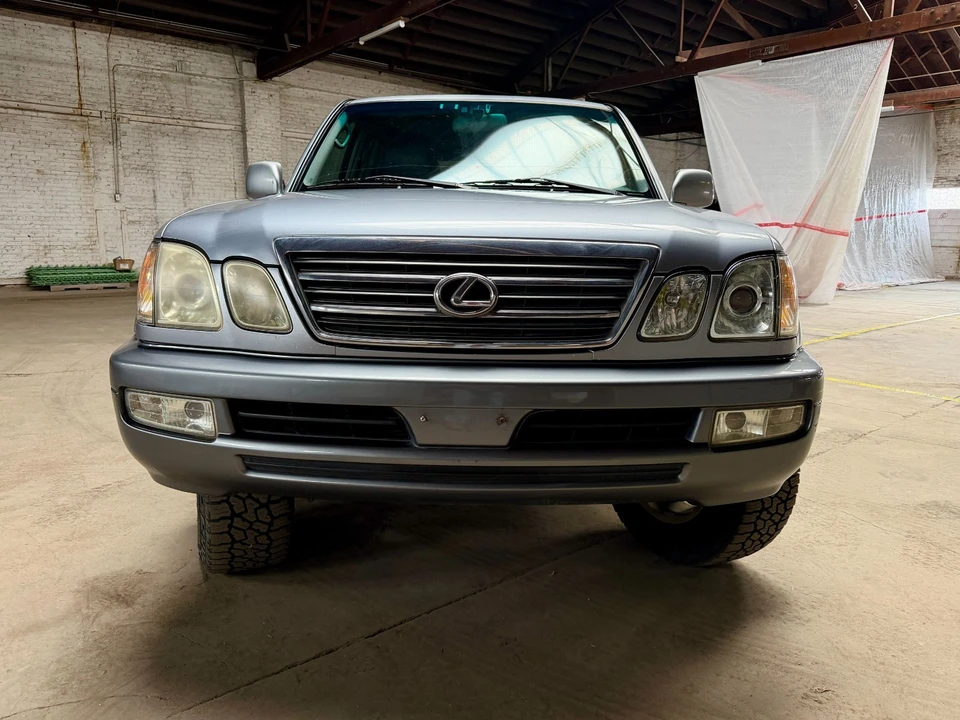 2004 Lexus LX 2nd Gen - Image 6 of 21