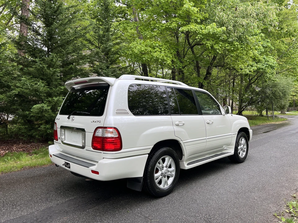 2004 Lexus LX 2nd Gen - Image 22 of 31