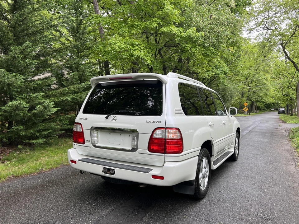 2004 Lexus LX 2nd Gen - Image 21 of 31