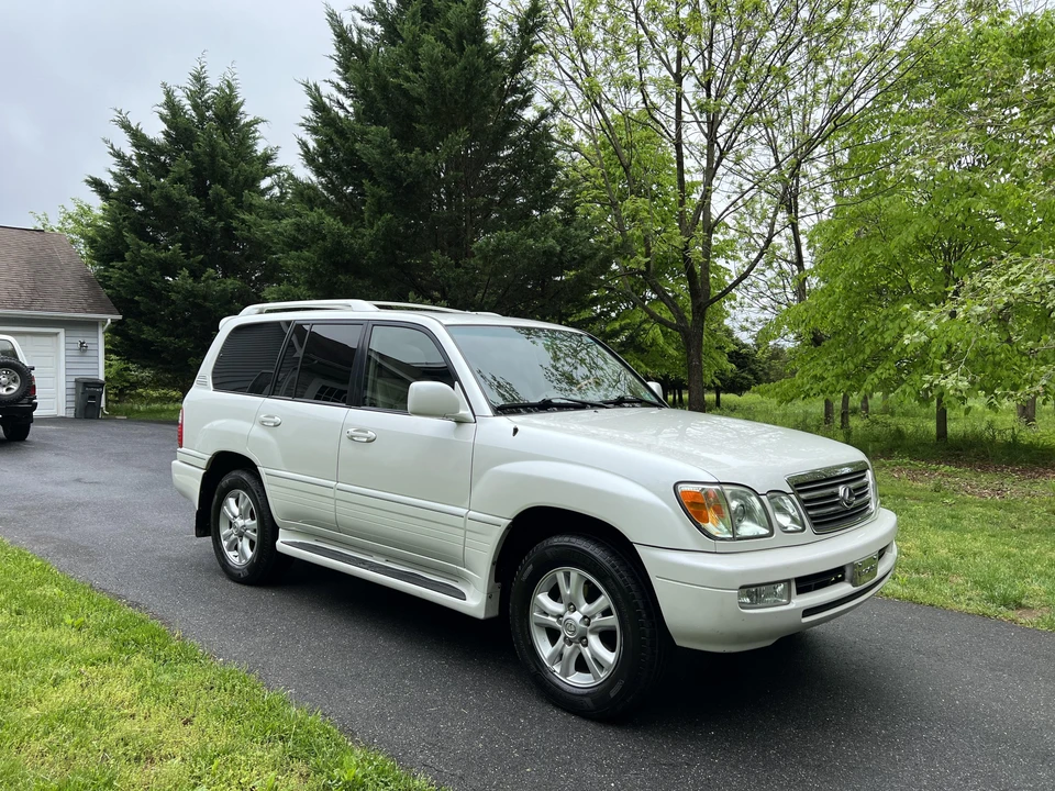 2004 Lexus LX 2nd Gen - Image 24 of 31