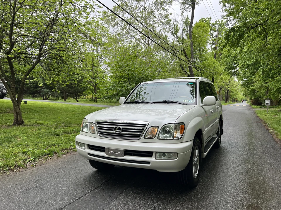 2004 Lexus LX 2nd Gen - Image 7 of 31