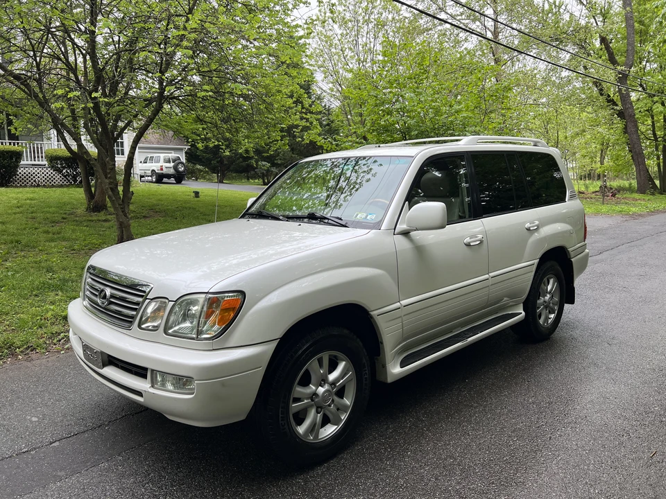 2004 Lexus LX 2nd Gen - Image 12 of 31