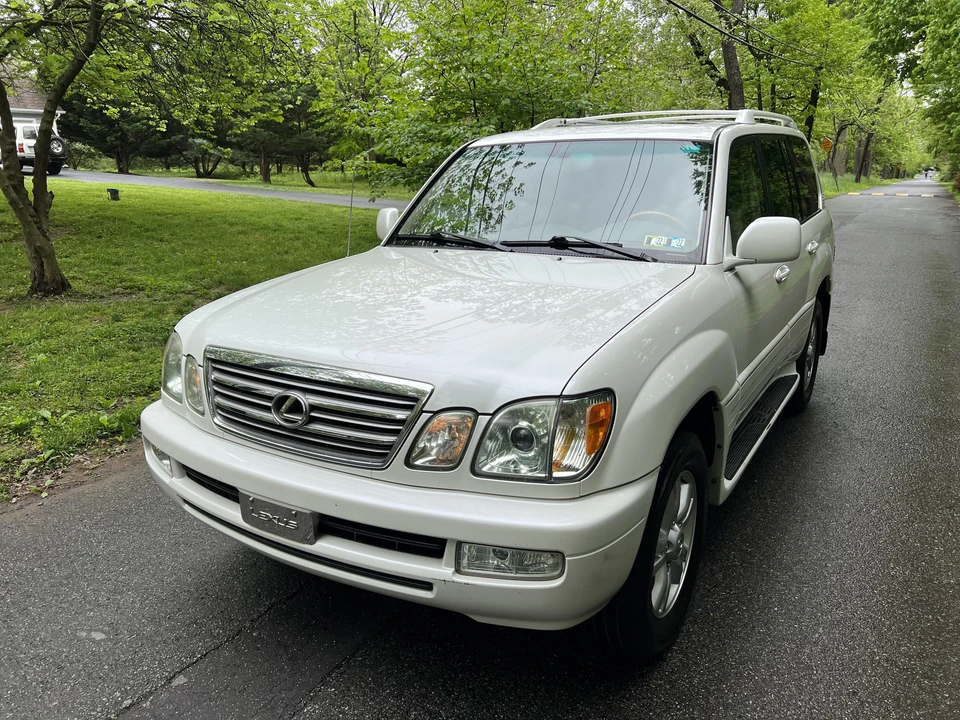 2004 Lexus LX 2nd Gen - Image 8 of 31