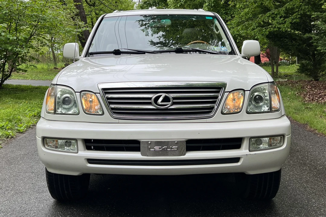 2004 Lexus LX 2nd Gen - Image 2 of 31